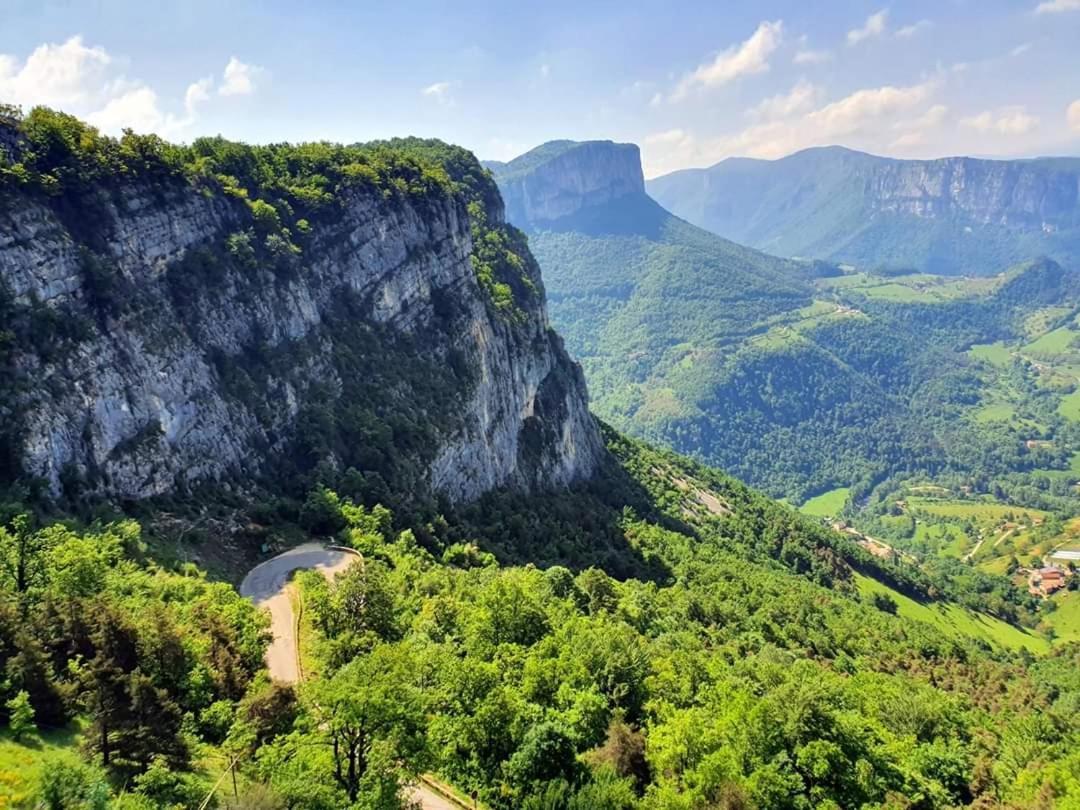 L'Echevine En Vercors Echevis Luaran gambar